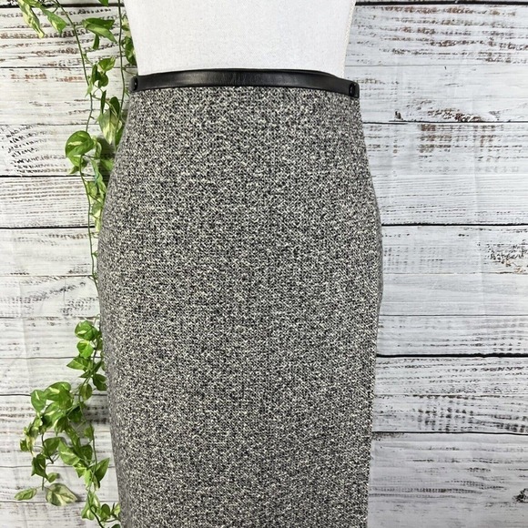 Worth Skirt size 4 Black Gray Wool Tweed Wrap Knee Faux Leather Career Modest - Picture 2 of 13